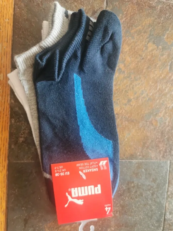 Lot de 4 paires de chaussettes de la marque PUMA en 35-38