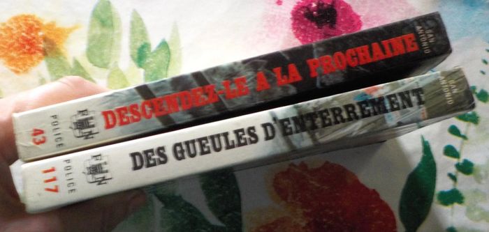 2 San-Antonio Descendez-le à la prochaine et Des gueules d'enterrement - photo numéro 5