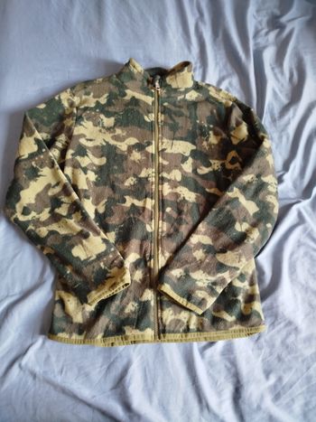 Veste polaire camouflée