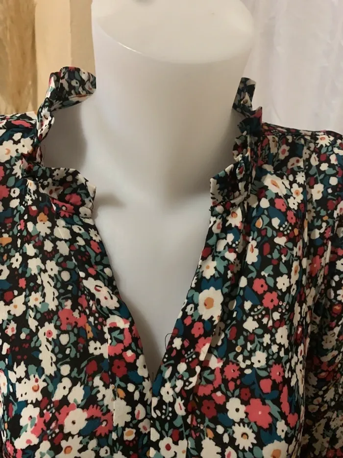 Blouse By One taille S/M fleurie évasée manches longues - photo numéro 3