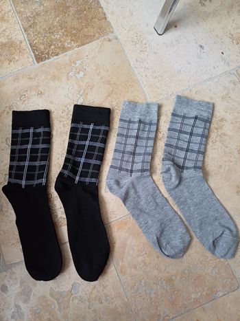 2 paires de chaussettes neuves homme t  44