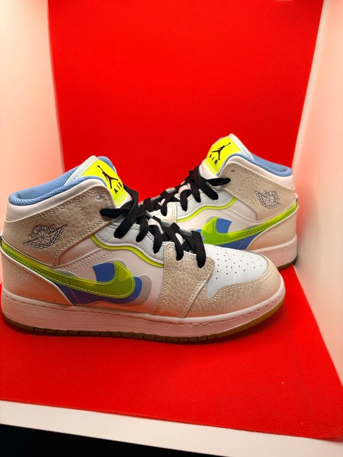Air Jordan 1 Mid Se Warped Swoosh - photo numéro 2
