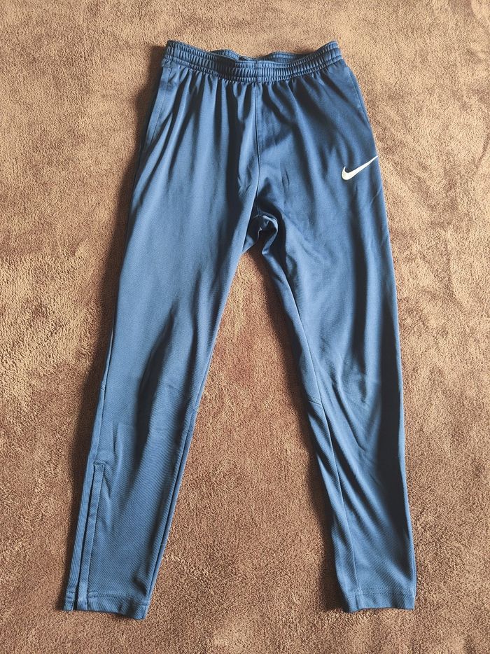 Pantalon jogging bleu marine Nike 10 12 ans