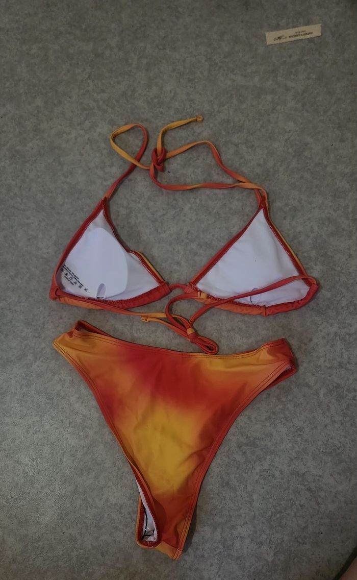 Maillot de bain et paréo orange - photo numéro 2