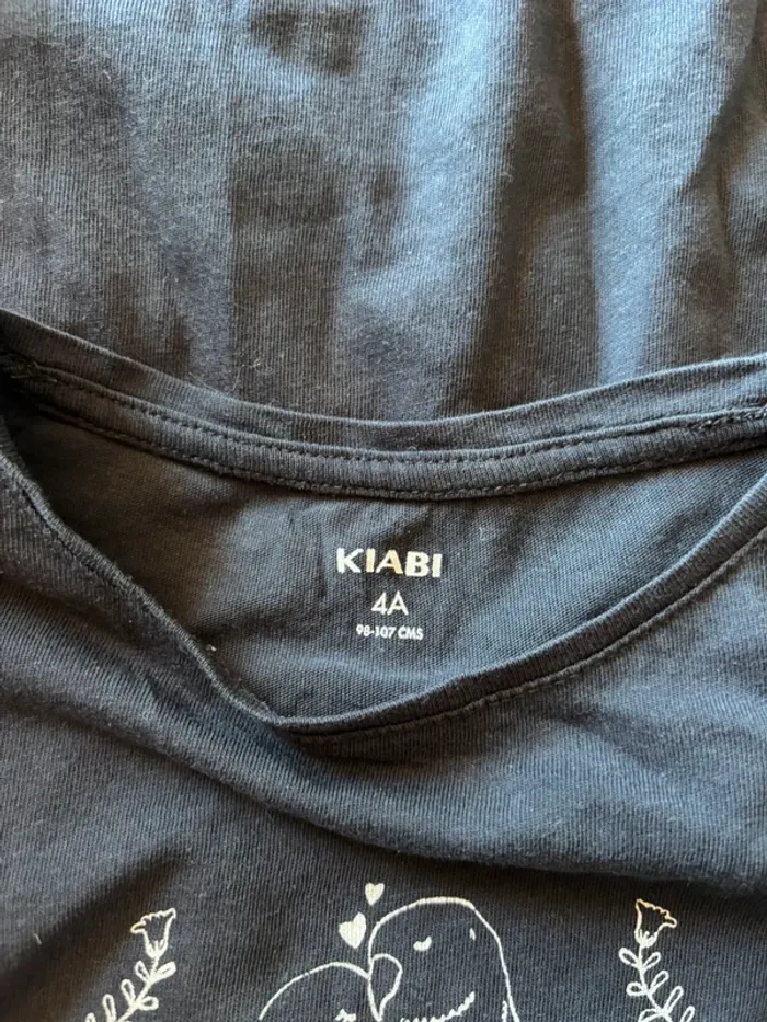 🌺T-shirt manche longue marine 4 ans kiabi 🌺 - photo numéro 2