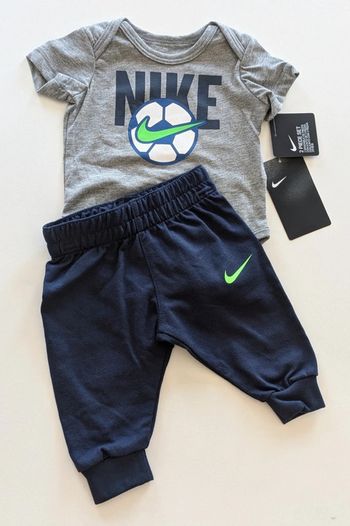 Ensemble nike