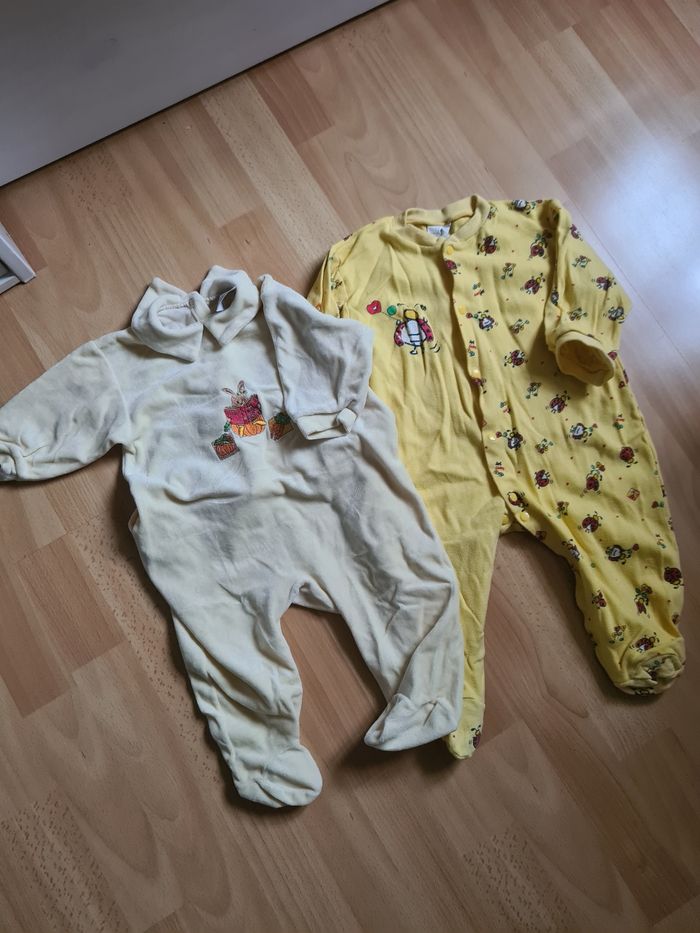 Lot 2 pyjamas / Taille 18 mois