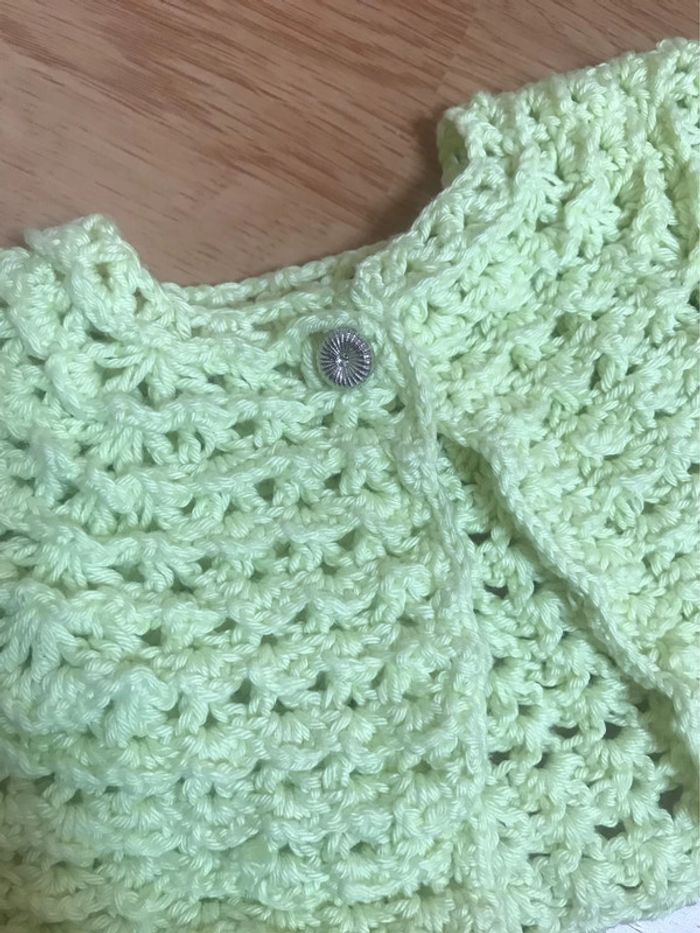 Gilet 1-3 mois fait main - photo numéro 2