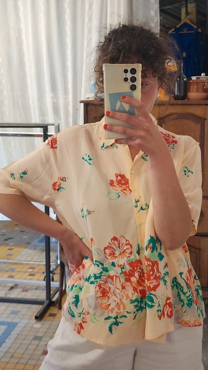 Jolie chemises à fleurs roses fluide et légère