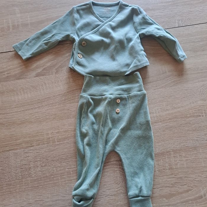 Lot de vêtements du 1 mois au 3 mois - photo numéro 8