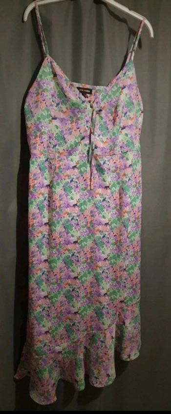 Robe Satinée fleurie T44 Neuve