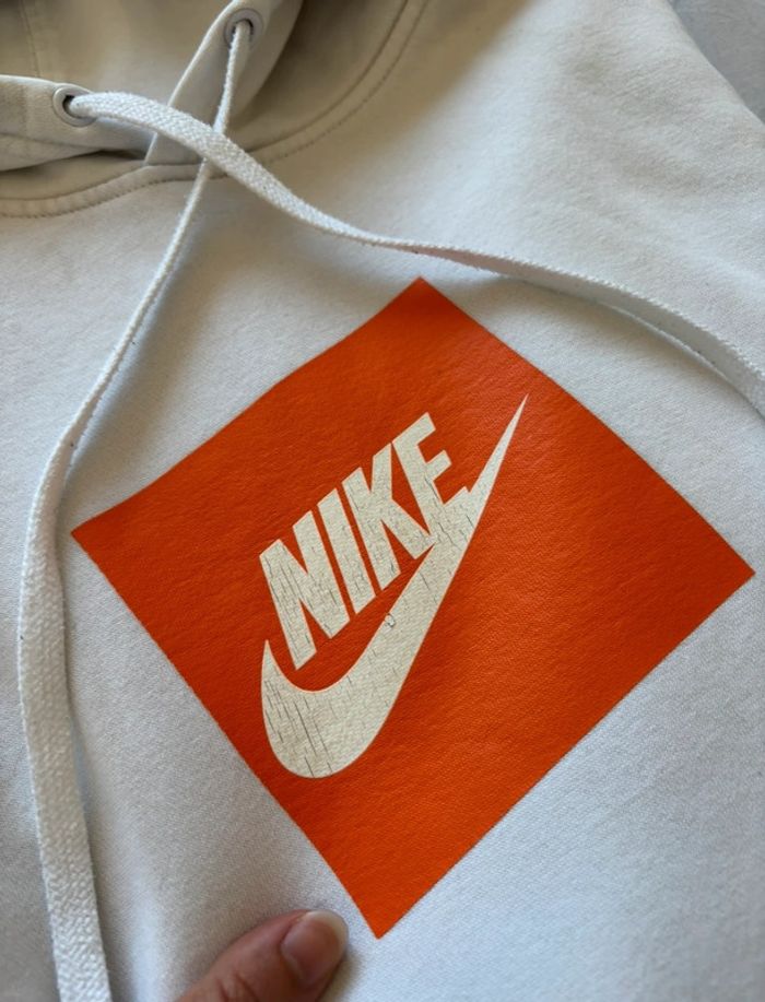 Sweat hoodies Nike capuche blanc logo orange floqué – Taille S homme - photo numéro 2