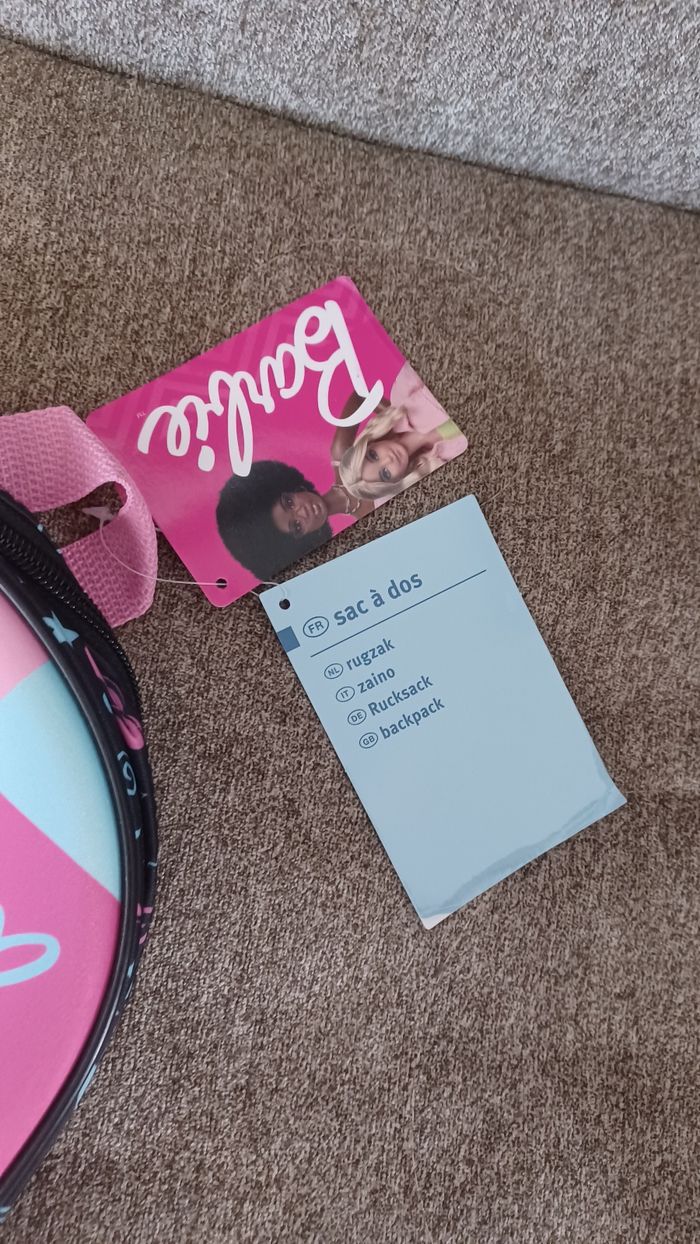 Sac à dos fille barbie neuf avec étiquette 🏷 - photo numéro 3