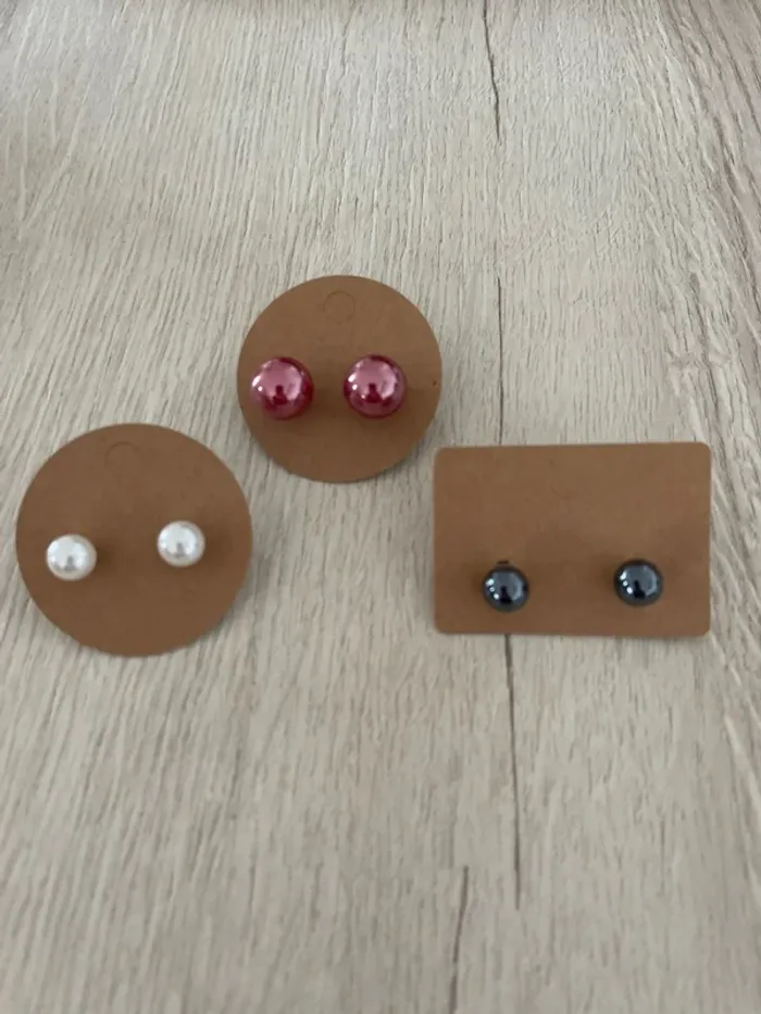 Lot de boucles d’oreilles neuves