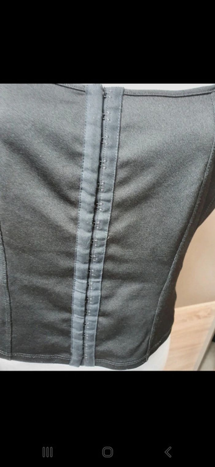 Top court noir - photo numéro 3