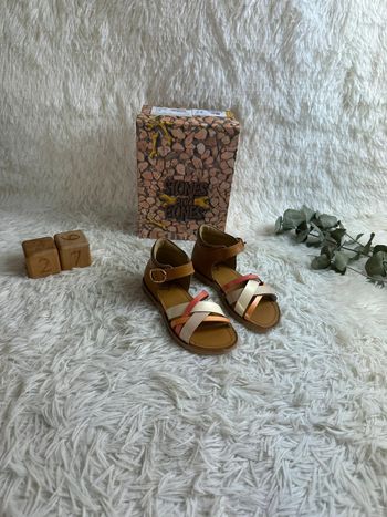 Paire de sandales Stones and Bones taille 27