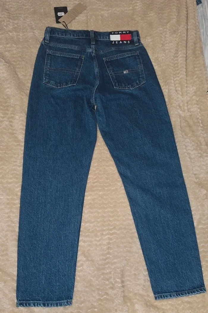 Jean Tommy Hilfiger en 25/30. Neuf - photo numéro 2