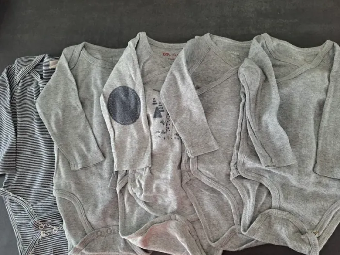 lot 5 bodies gris manche longue
