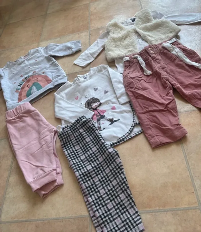 3 ensembles vertbaudet 6-9 mois