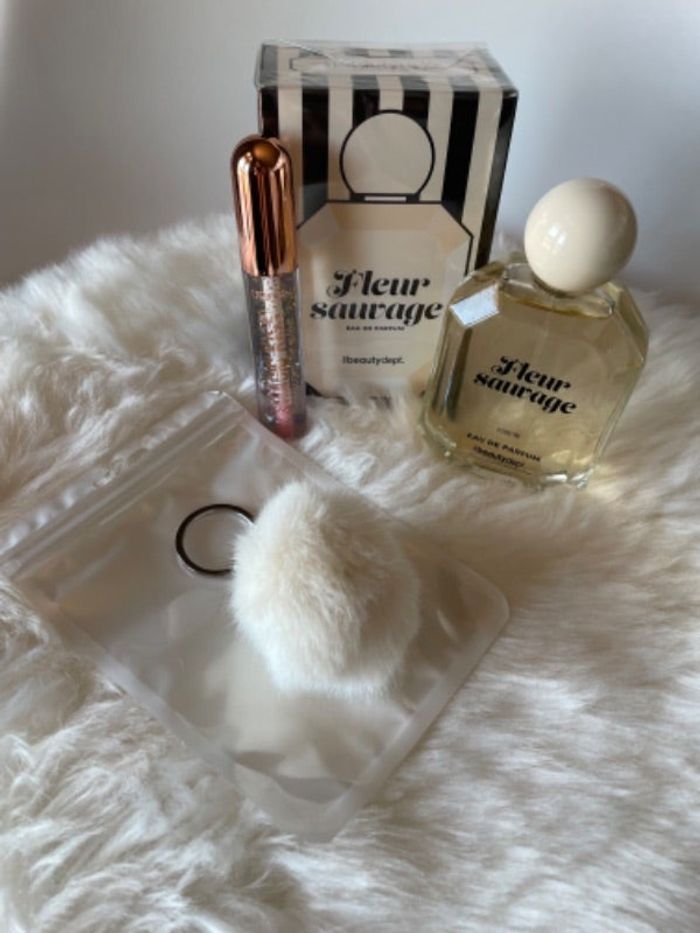 Lot parfum 100 ml + gloss + porte-clés