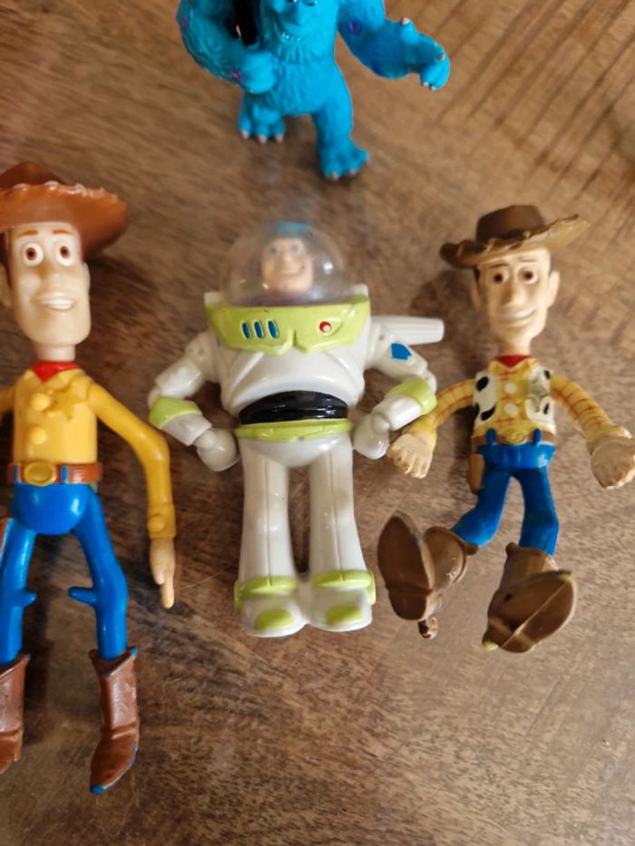 Lot toy story et monstre et compagnie - photo numéro 3