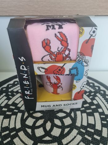 Coffret Friends chaussettes et mug homard