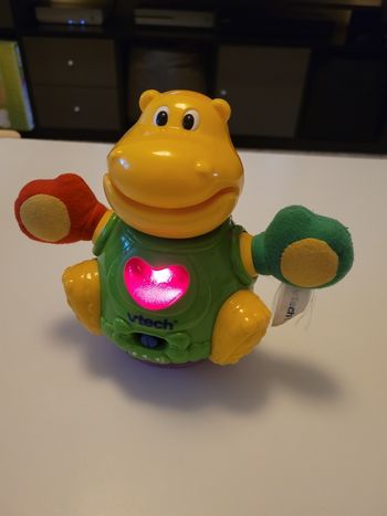 Hippo qui aime danser