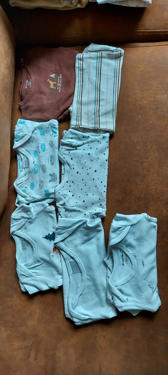 Lot bébé 6 mois - photo numéro 3