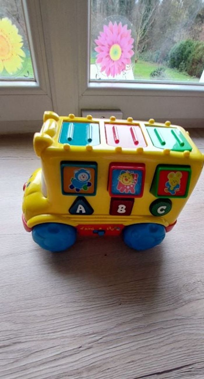 Bus des formes et des couleurs avec musique et son