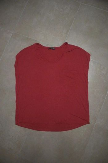T-shirt rouge, Mango