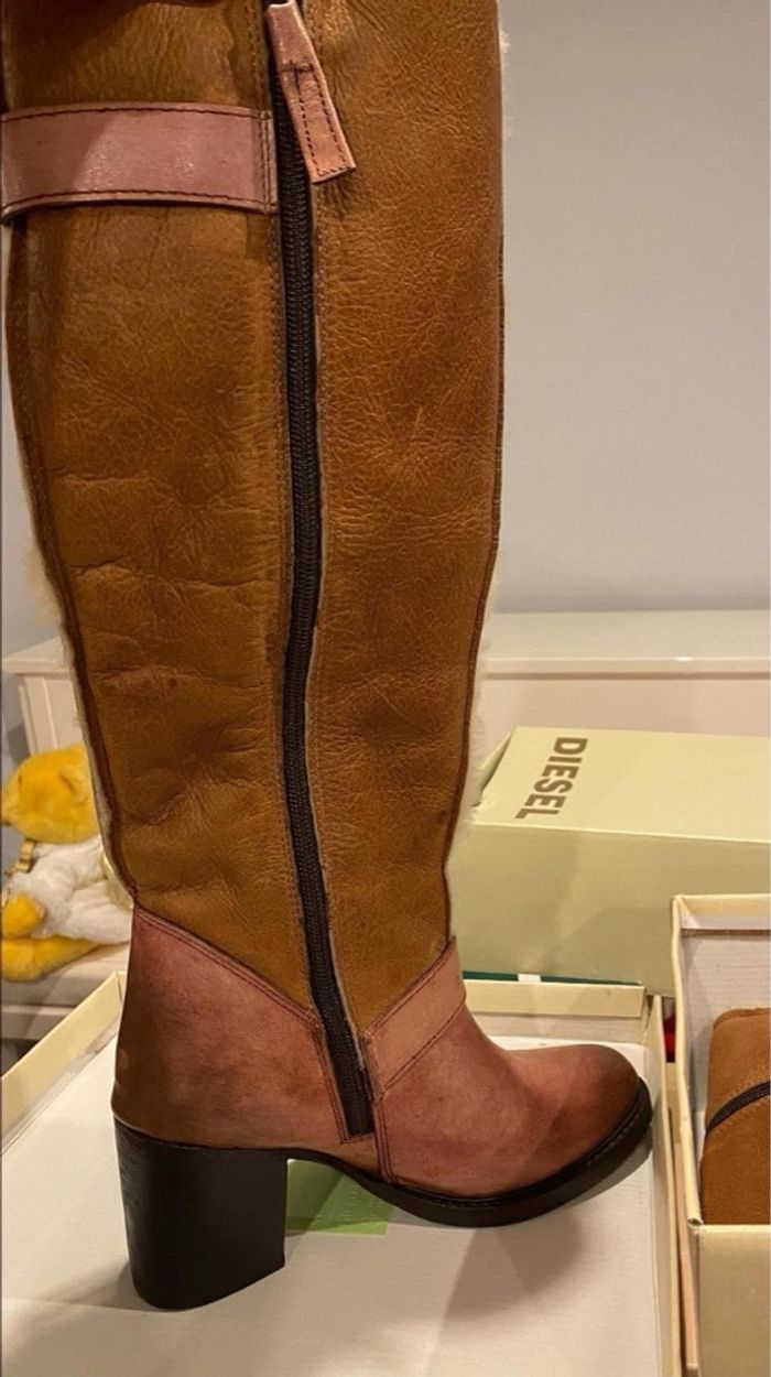 BOTTES ELIZABETH STUART NEUVES Bottes à talons Lude marron clair et beige talon : 7.5 cm - tige: 38 cm - T. 37 À vendre dans leur boite  VALEUR : 225E A VENDRE : 80e - photo numéro 6