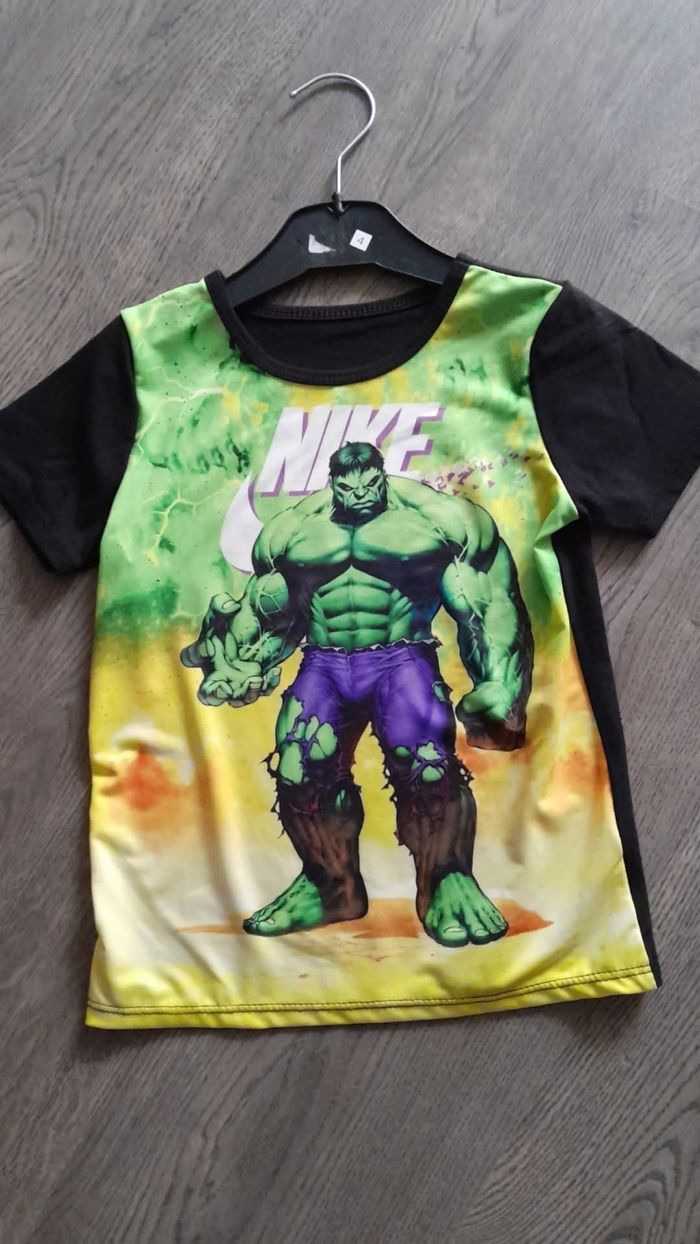 T shirt neuf hulk neuf 6 ans