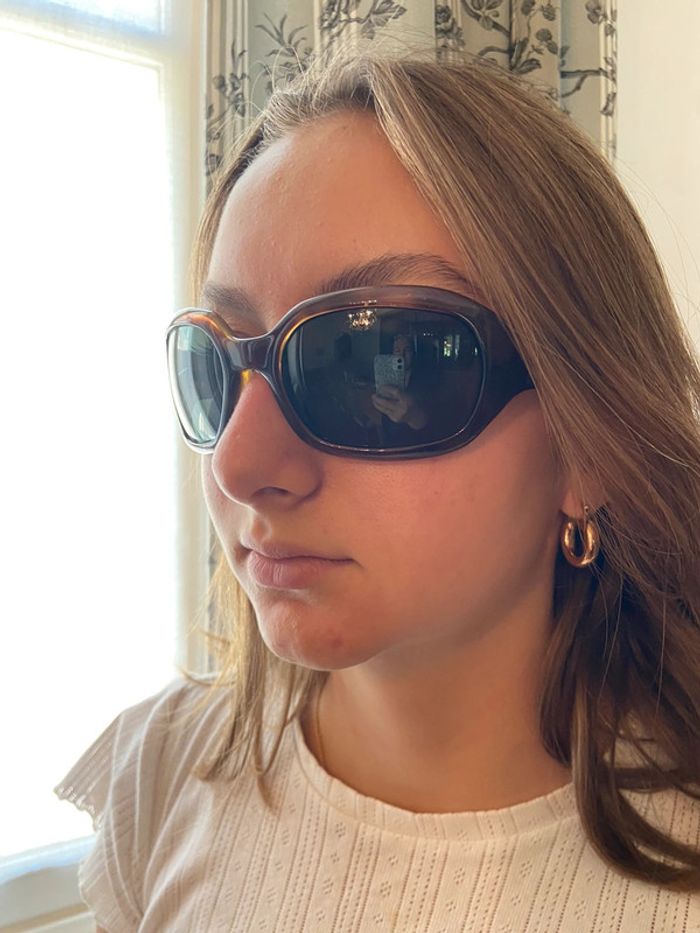 Paire de lunettes de soleil Ray-Ban brun foncé écaille modèle RB 4062 642/71 - photo numéro 19