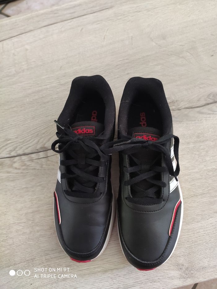 Paire de baskets Adidas garçon pointure 36 - photo numéro 2