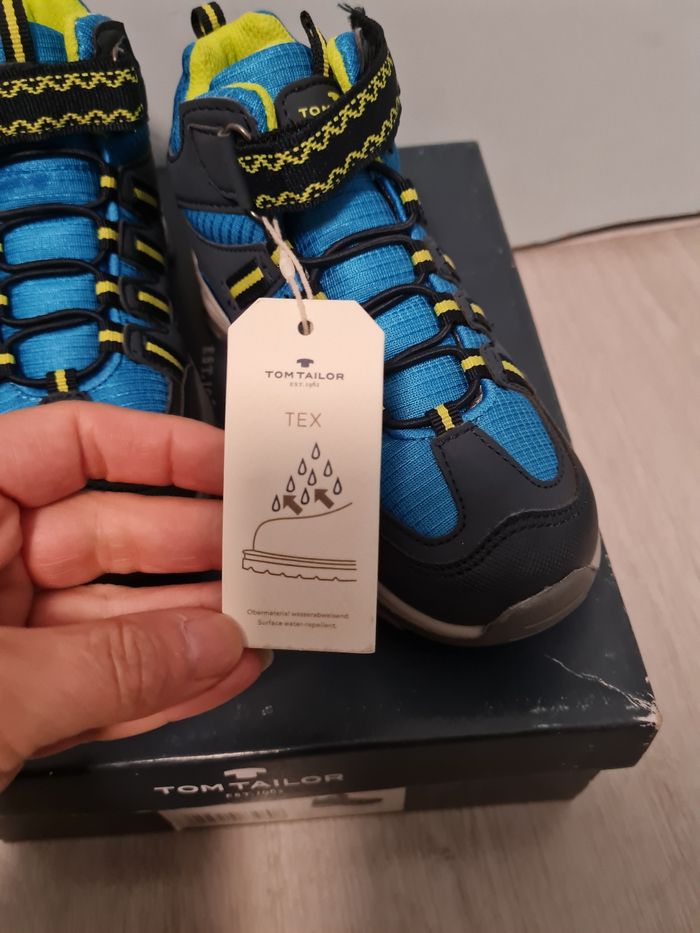 Chaussures de marche imperméables P32 Neuves - photo numéro 4