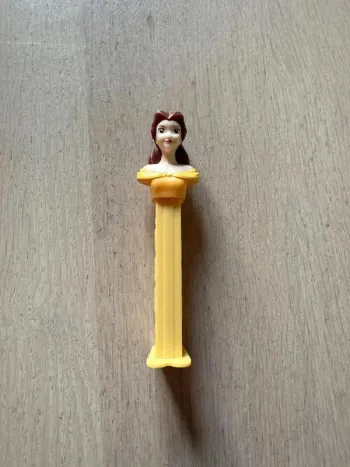 PEZ Disney Belle en robe jaune
