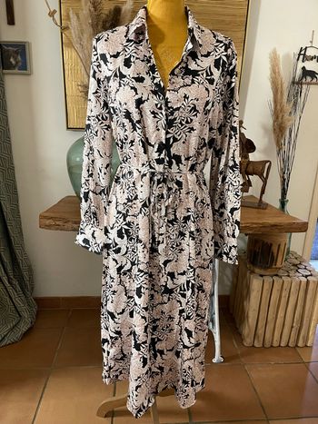 Jolie robe Mango neuve