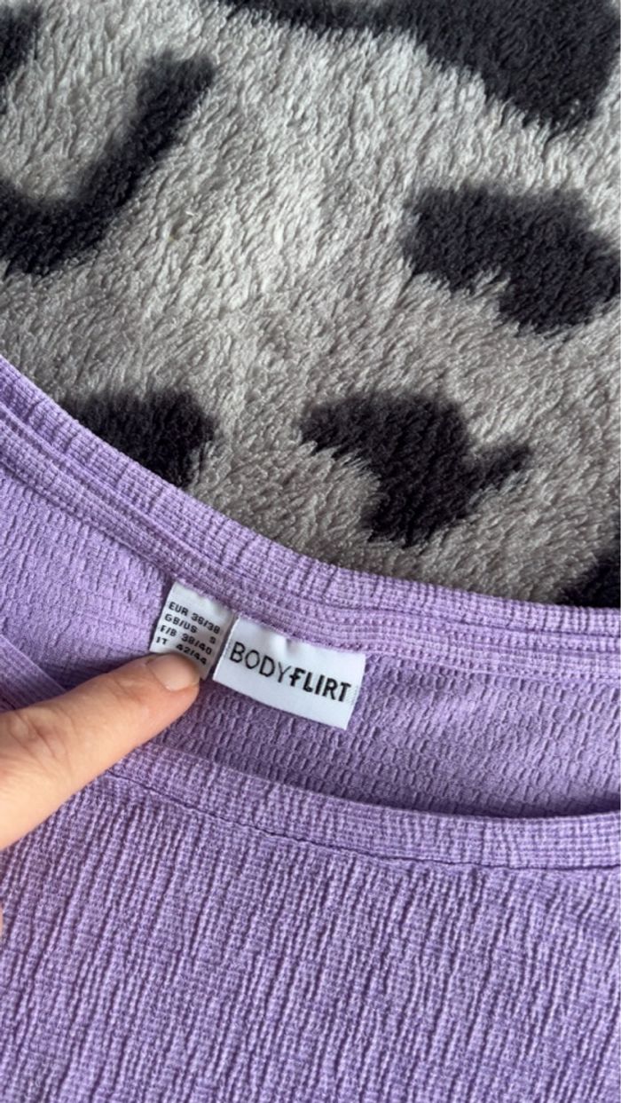 Teeshirt 36/38 - photo numéro 2