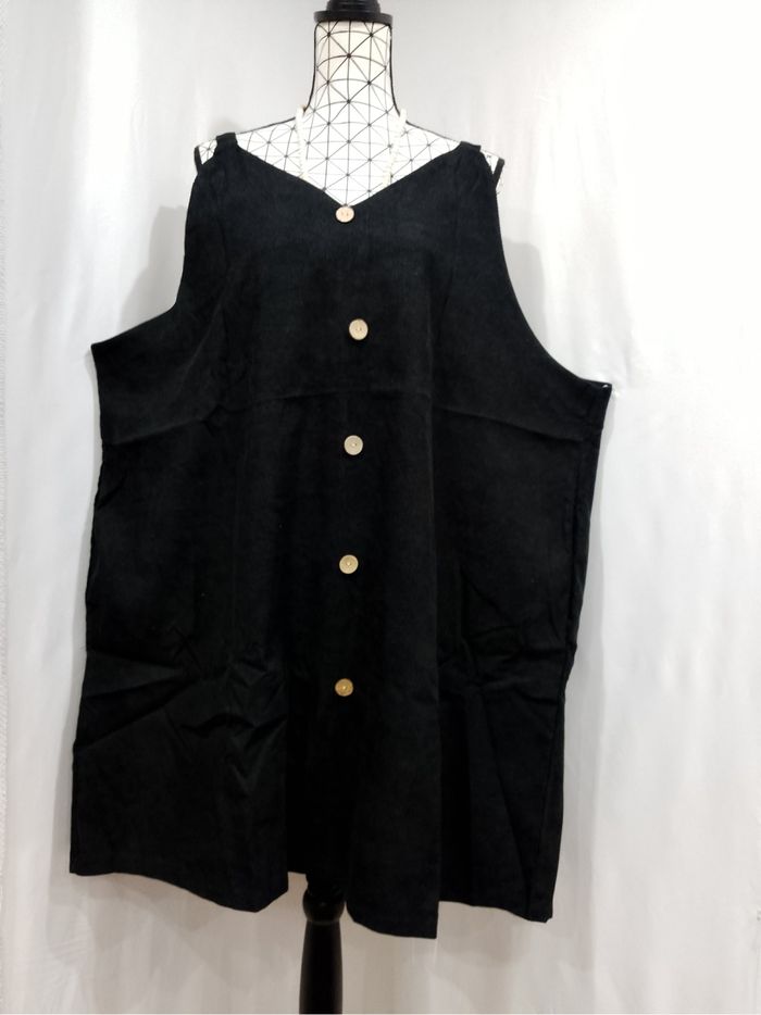 Robe débardeur tricotée noire grande taille 54 élégance avec gros boutons vintage confortable