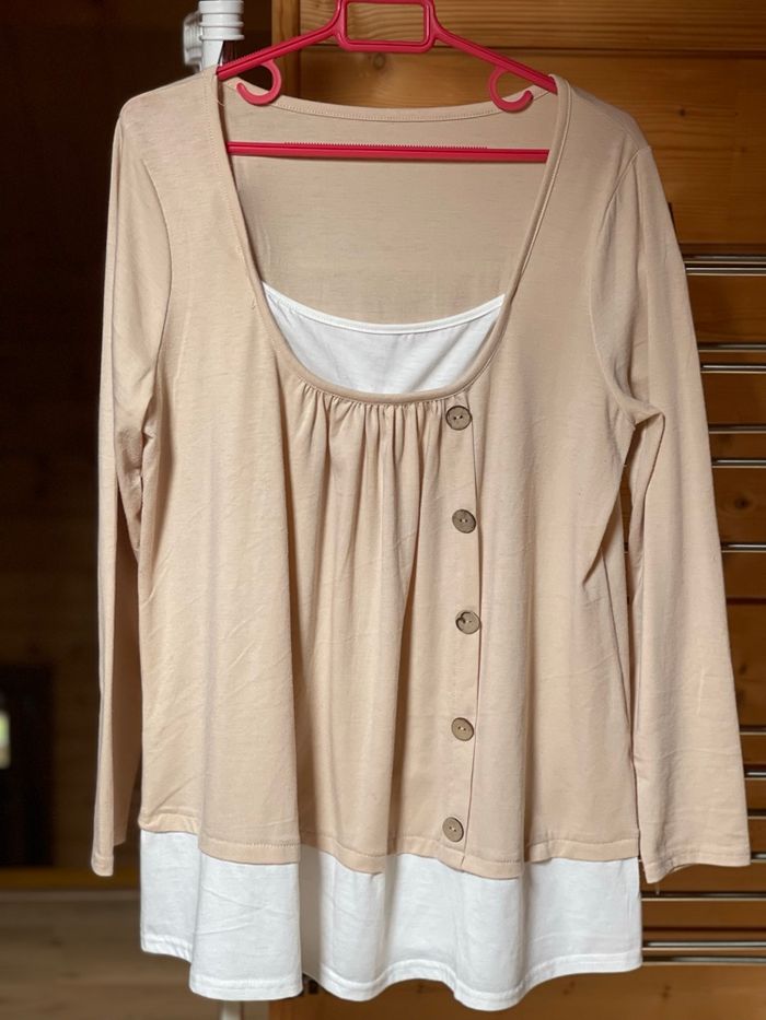 Blouse avec boutons - photo numéro 2