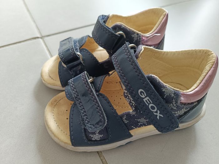 Sandales pointure 22 - photo numéro 2