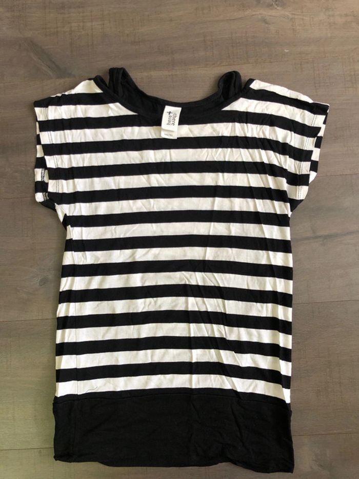 T shirt rayé noir et blanc C&A taille 10/12 ans
