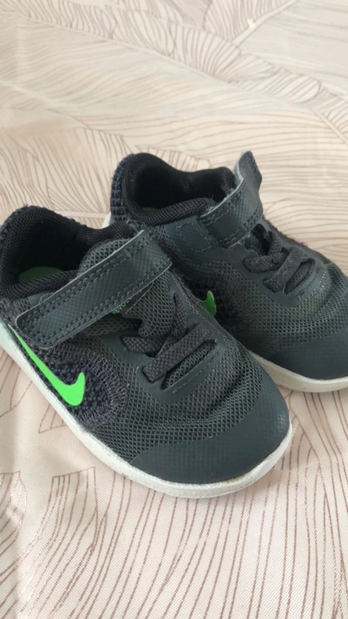 Chaussures nike - photo numéro 2