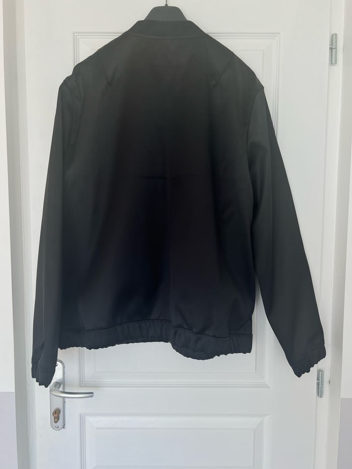 Veste noire - photo numéro 2
