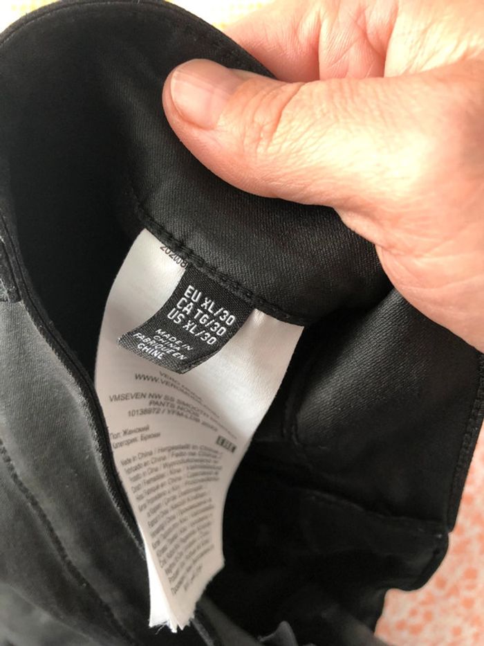 Pantalon Vero Moda taille XL/30 VMseven smooth coated pants - photo numéro 4