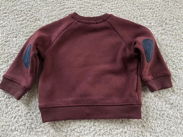 Pull bordeaux « Petit mec » Kiabi taille 12 mois - photo numéro 5