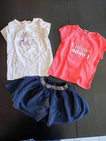 Jupe tulle paillettes et tee shirt Tape a l'oeil