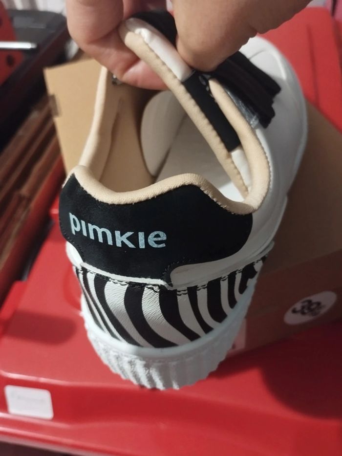 Paire de chaussures - photo numéro 3