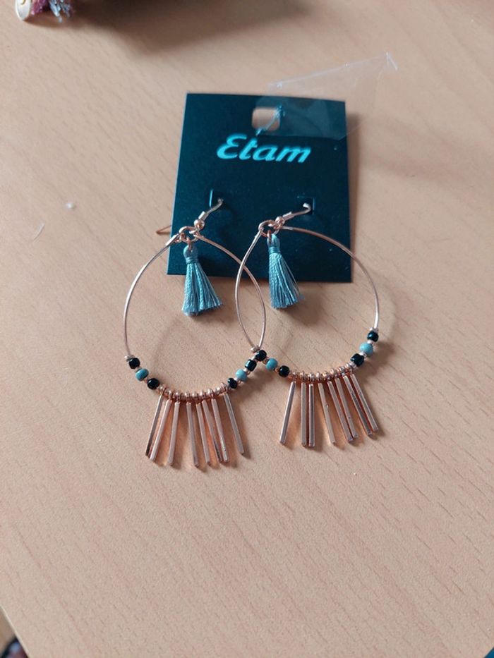 Boucles d'oreille etam dorée et rose neuves