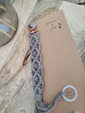 Attache tétine Macramé